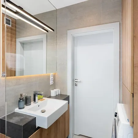 Appartement Tauron Arena Modern By Bookinghost