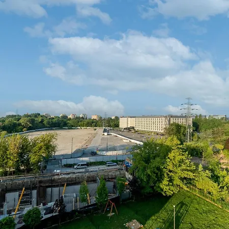 Tauron Arena Modern By Bookinghost アパート